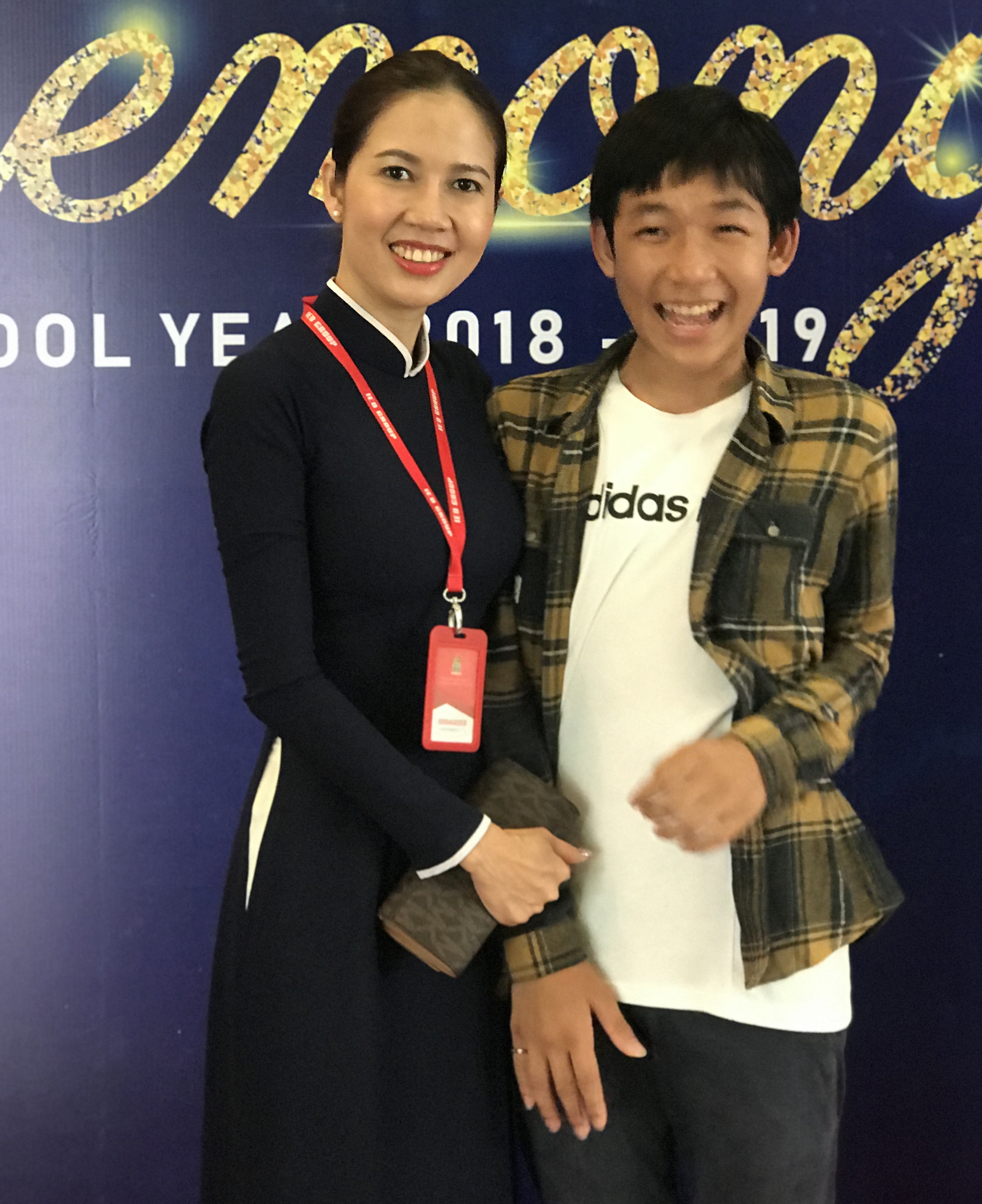 Tâm sự của người mẹ hết mực yêu con về quyết định cho con du học sớm ngay từ lớp 7