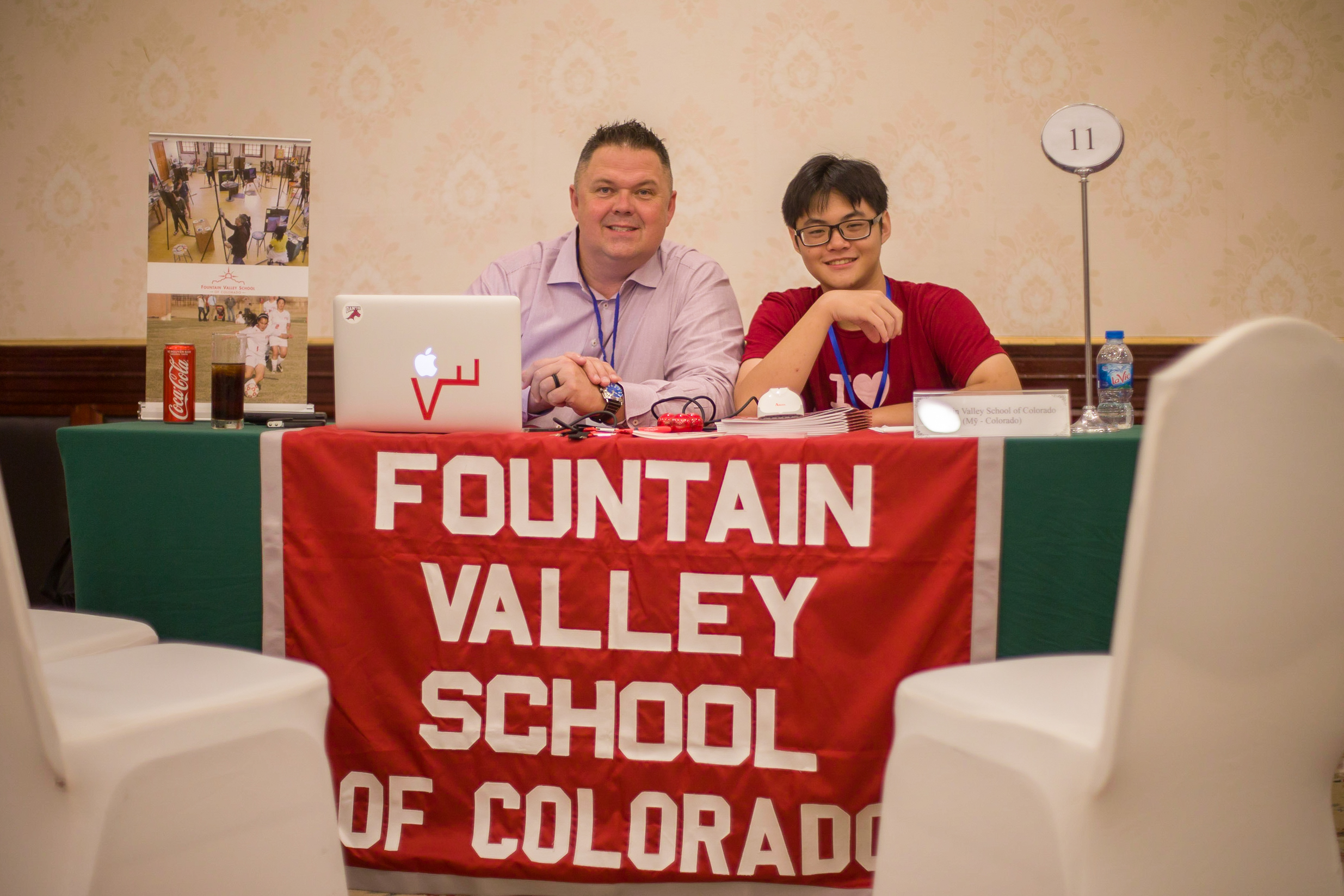 MỜI BẠN VỀ TEAM CHÚNG MÌNH: CAPSTONE VIETNAM TUYỂN TÌNH NGUYỆN VIÊN CHO TRIỂN LÃM GIÁO DỤC MÙA XUÂN 2020