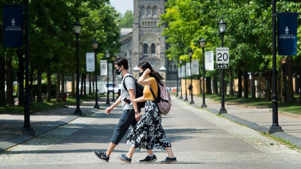 Canada thay đổi quy định di trú để tạo điều kiện thuận lợi cho du học sinh học trực tuyến từ nước ngoài